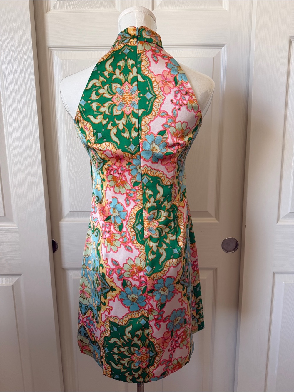 Vince Camuto Satiny Green, Blue & Pink Halter Style Mini Dress Size 0P - Picture 3 of 12